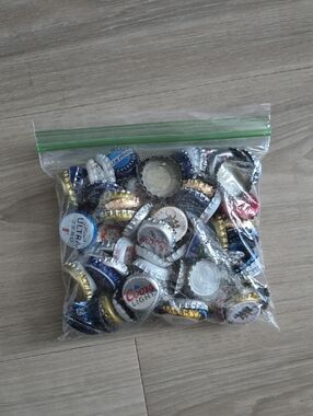 100 Bottle Caps